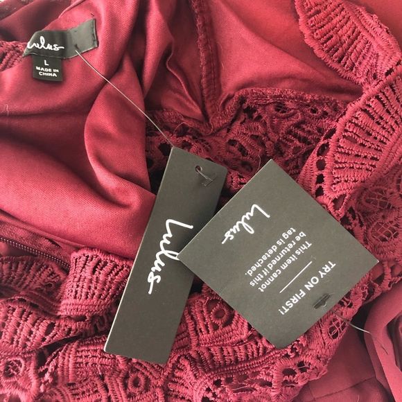 Lulu’s Angel in Disguise Burgundy Lace Skater Dress Short Sleeves size Large NWT - Picture 11 of 15